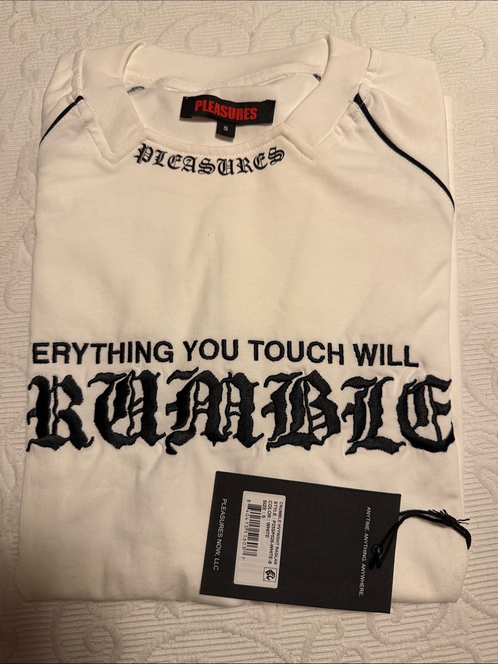 Pleasures Crumble Heavy weight Raglan Men’s White Graphic Tee NWT. Small